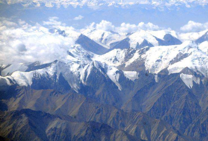 世界十大山脉排行榜，巴里桑山脉排第一位