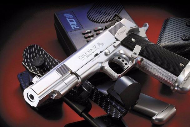 世界十大最著名的手枪，伯莱塔92F型手枪力压群雄