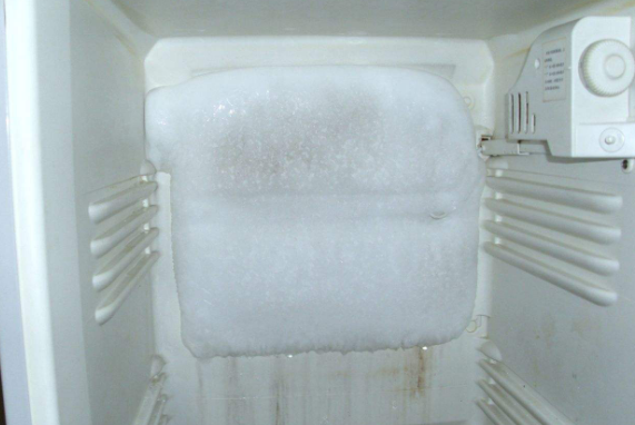冰柜保鲜老是结冰怎么回事