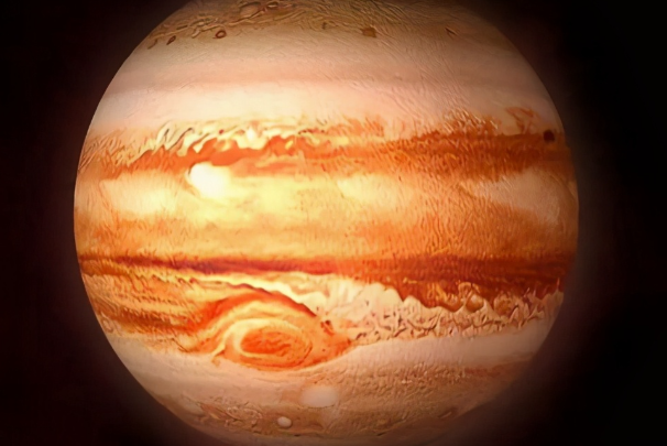 木星恐怖照片：表面有类似人眼的花纹(体积巨大)