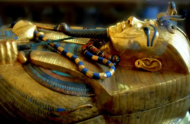 图坦卡蒙：古埃及第十八王朝第十二位法老(原名图坦卡吞)