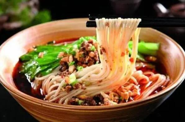 世界最好吃的十大面条：中国6面上榜，第一遍布全国(兰州拉面)