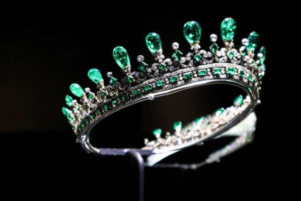 世界最华丽十大皇室珠宝首饰，珍珠泪上榜，第三曾出现在拍卖会上