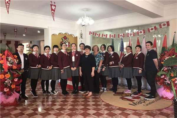 郑州五大贵族学校 加拿大枫叶小熊幼儿园采用外教教学