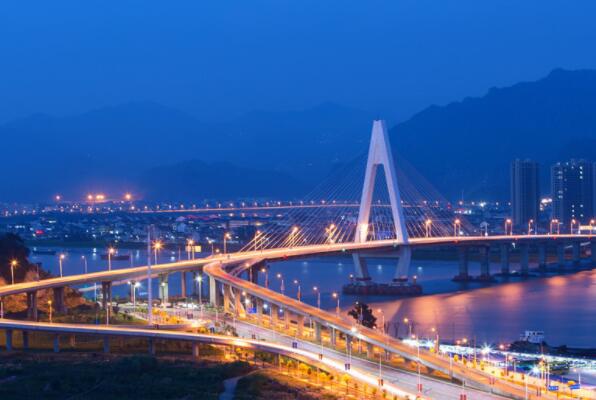 浙江城市综合实力排行前十，杭州高居榜首，第六由佛宗道源的美誉