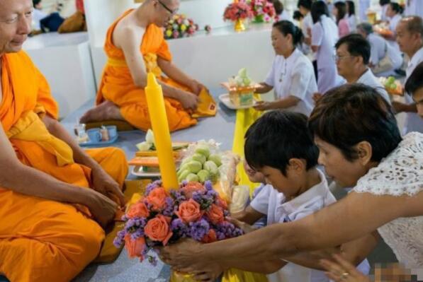 世界十大佛教活动盘点，泰国活动最多，第九流行在藏族人民中
