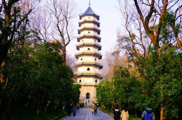 中国最美十大古塔 开封铁塔上榜，第一位于云南省境内