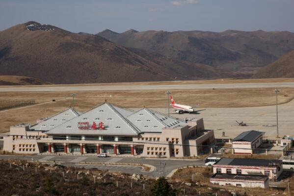 世界十大海拔最高的机场，康定机场上榜，第一海拔高度超4400米