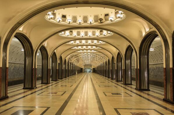 世界十大最美的地铁站，莫斯科共青团站上榜，第五被称为现代艺术品