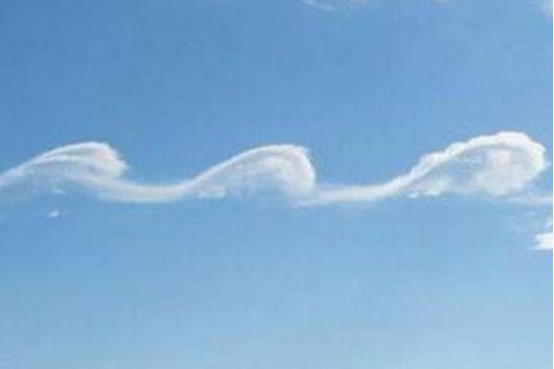 自然界十大奇特云层 马蹄云难得一遇,第四荚状云形似UFO