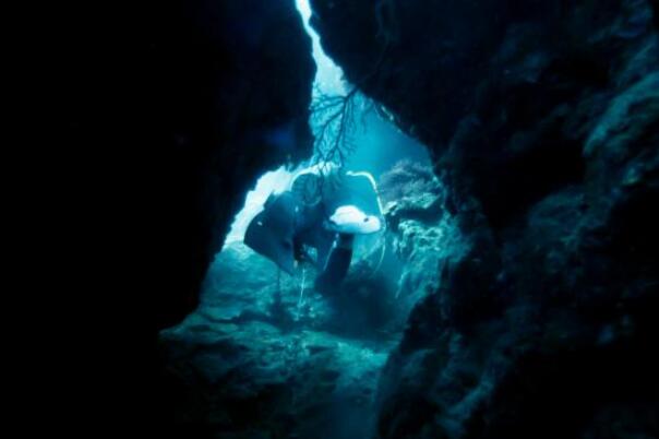 全球十大危险潜水地 伯利兹蓝洞第一，第七被称为“死亡潜水洞”