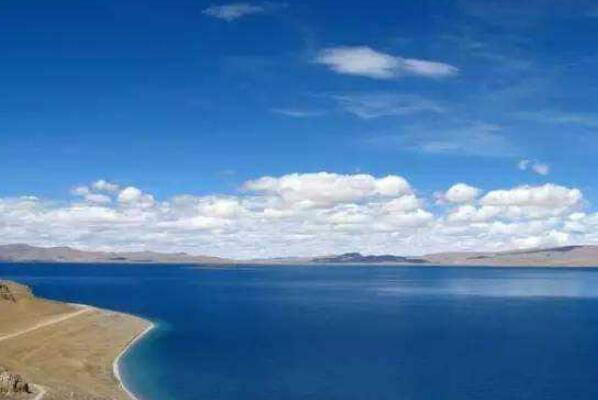 世界十大湖泊排行榜 贝加尔湖上榜，第一是世界上最大的湖泊