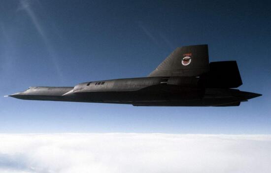 世界上速度最快的飞机,SR-71黑鸟侦察机(快过导弹)