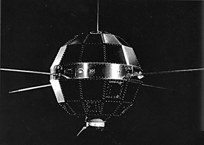 “东方红一号”卫星发射50年 目前仍在天空运行