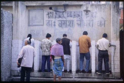 厕所—印度女人的摇钱树