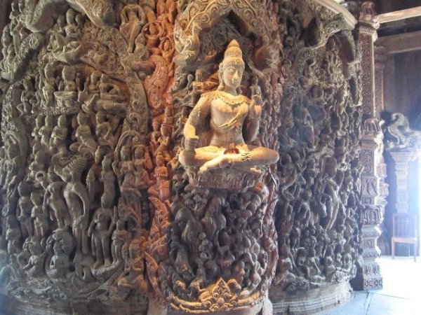 世界上最出名的寺庙：泰国真理寺是座木制工艺品