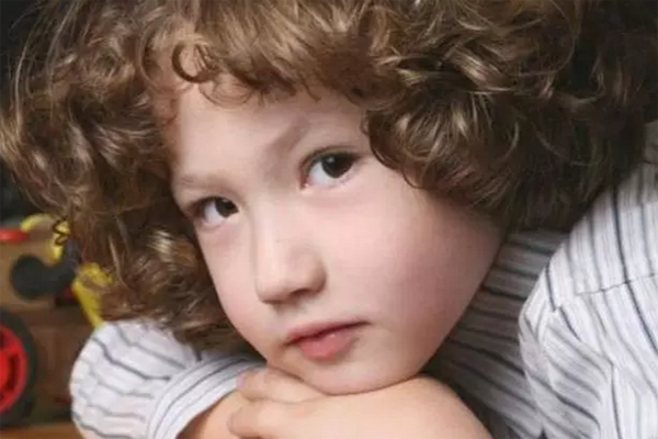 世界十大最帅童星 贝克汉姆的儿子仅仅排名第2，第一竟是他
