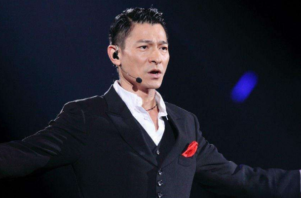 中国十大最受欢迎男歌手排行榜：林俊杰上榜，第二人气最高
