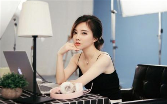 10大网红翻唱女歌手 冯提莫拥有众多经典翻唱作品