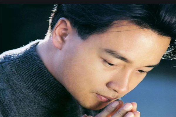 香港十大著名男歌手排行榜：谭咏麟上榜，他是流行音乐的教父