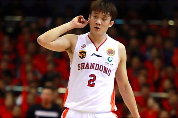 CBA十大明星球员 易建联是中国篮球代表人物