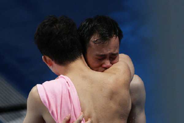 东京奥运会十大感人瞬间：肖若腾被扣0.3痛失金牌，郎平此次最后一战