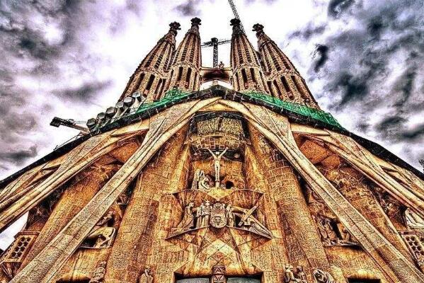 世界上最牛的烂尾楼：圣家族大教堂建了140年仍未完工