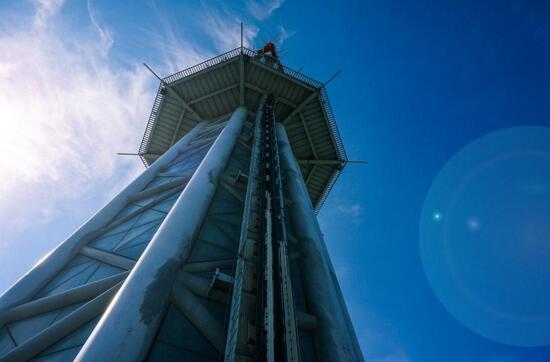 世界上最高的跳楼机,广州塔跳楼机玩心跳(484米/1秒落地)