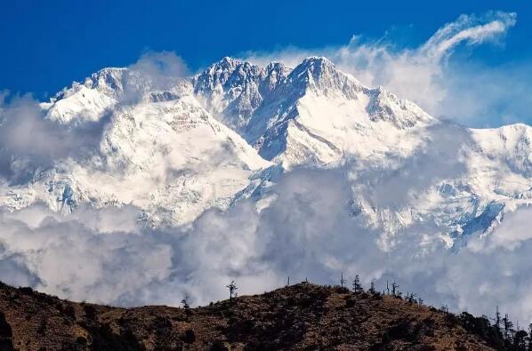 世界上最高的山峰排名前十 洛子峰上榜，第七被称为“魔鬼峰”