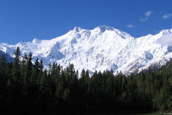 世界攀爬难度最高的十大山峰，榜首世界公认，蜀山之王仅列第六(贡嘎