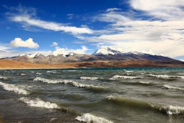 世界最奇特的十大湖泊，榜首可让人石化，粉红湖排第五(希勒湖)