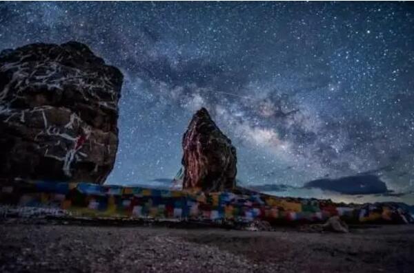 中国最适合星空摄影的十大胜地，茶卡盐湖上榜，第五是西藏众神之父
