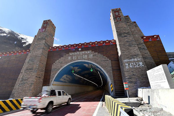 世界十大公路隧道排行榜：第一条位于中国全长18.02公里