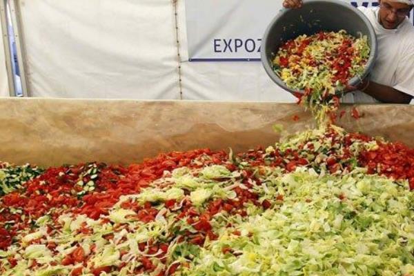 世界最大最重的蔬菜沙拉：重达19.05吨