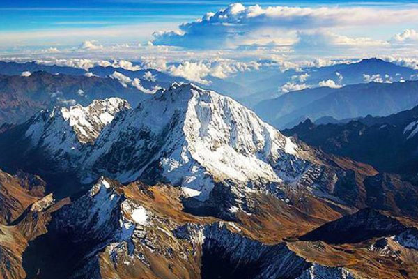 世界上最大的山脉：安第斯山脉长达8900公里