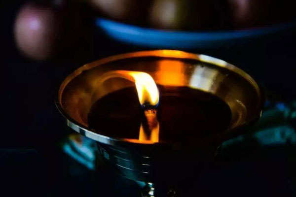 燃烧时间最长的蜡烛：秦始皇陵墓中的长明灯