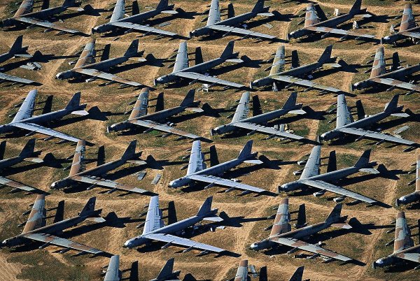世界上最大的飞机坟场：停放超过4400架被淘汰的飞机
