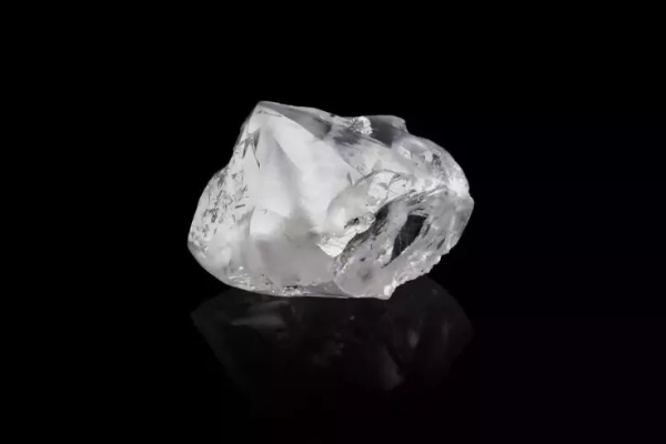 世界上最大心形钻石，重达118克拉有鸡蛋大小