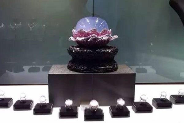 世界上最贵的翡翠宝石：昭仪之星价值6亿元