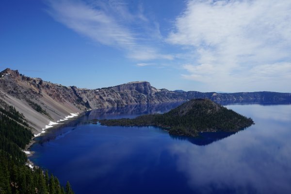世界上最深的火山口湖：克雷特湖深达589米