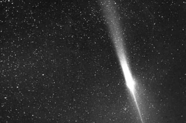 历史上十大最著名的彗星：哈雷彗星周期为76年