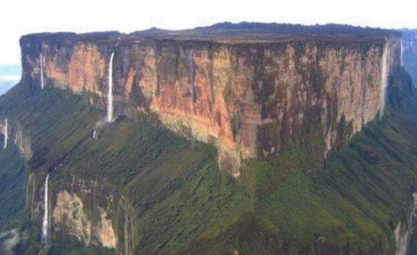 地球上最神秘的桌面山：长约15公里，宽约5公里