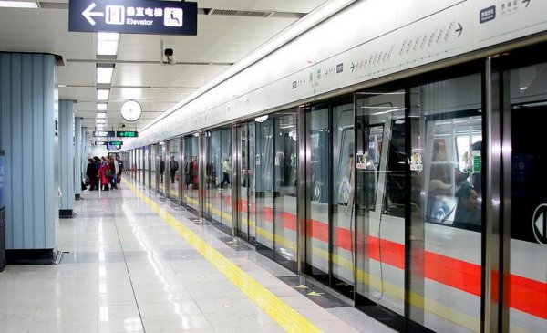 中国最早的地铁：北京地铁一号线