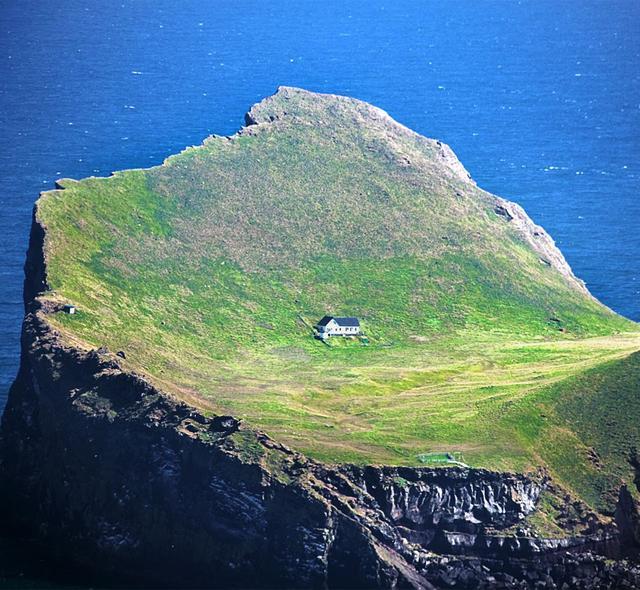 全世界最孤独的房子：四面环海，孤立于荒岛百年