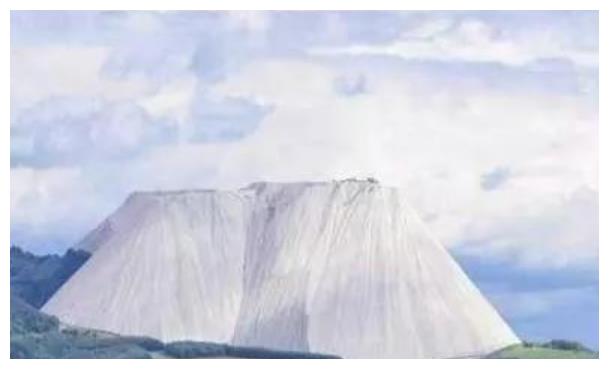 世界上最大的盐山：高约530米，盐重达3亿吨