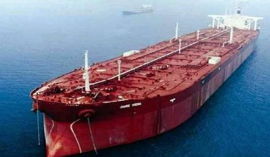 世界上最大的货船：海上巨人号油轮堪称海上巨无霸