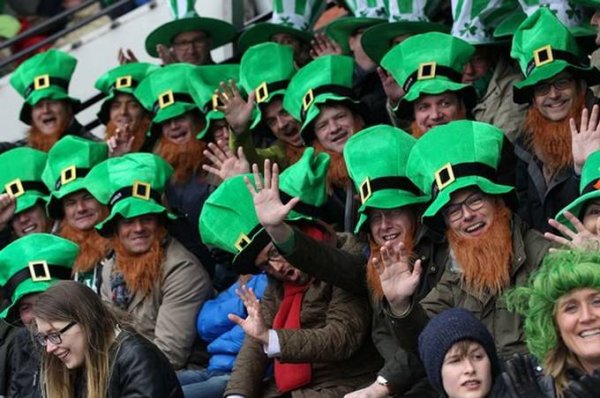 世界“另类”的节日：全民戴绿帽变绿脸