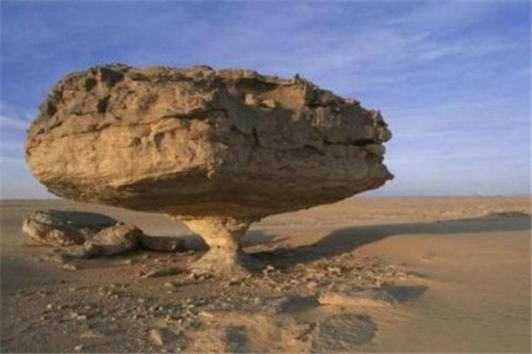 世界上最不可思议的石头，海巴夏含有奇特的化学物质