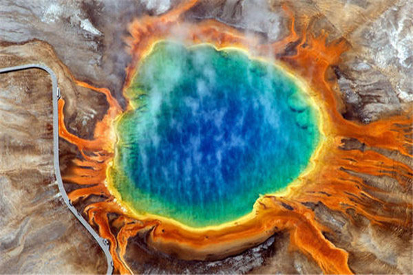 世界上最恐怖的超级火山：黄石火山占地9万平里