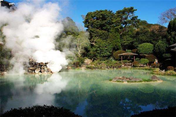 世界十大温泉排名：蓝湖温泉排第一名